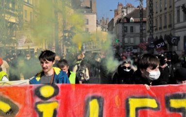 Chalon-sur-Saône : teufeurs, syndicats, et gilets jaunes dans la rue