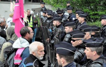 Besançon : tensions et casserolades accompagnent la visite du Ministre François Braun