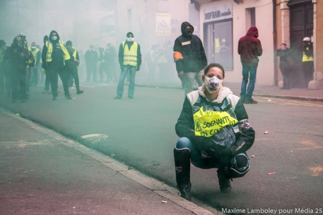 08 12 18 Dijon - Acte IV des Gilets Jaunes - Photo reportage auprès des Street medics