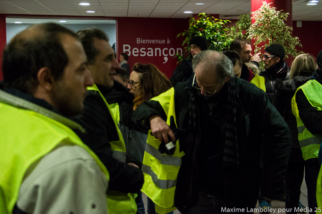 Besançon 10-01-19 - Des Gilets Jaunes aux vœux du Maire