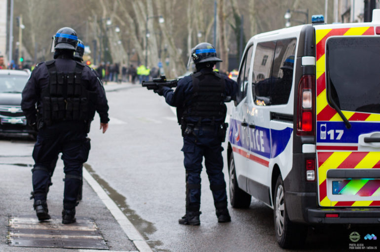 Interdiction de manifester autour du commissariat de Besançon
