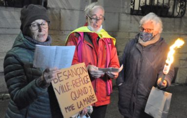 Pour la journée internationale des migrants, une marche aux flambeaux à Besançon