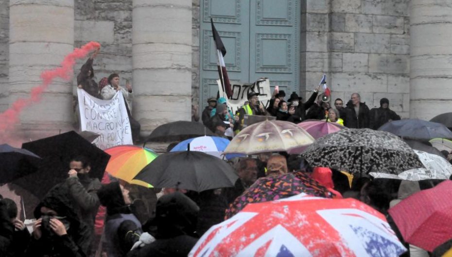 Besançon : un millier de manifestants contre la « dictature sanitaire »